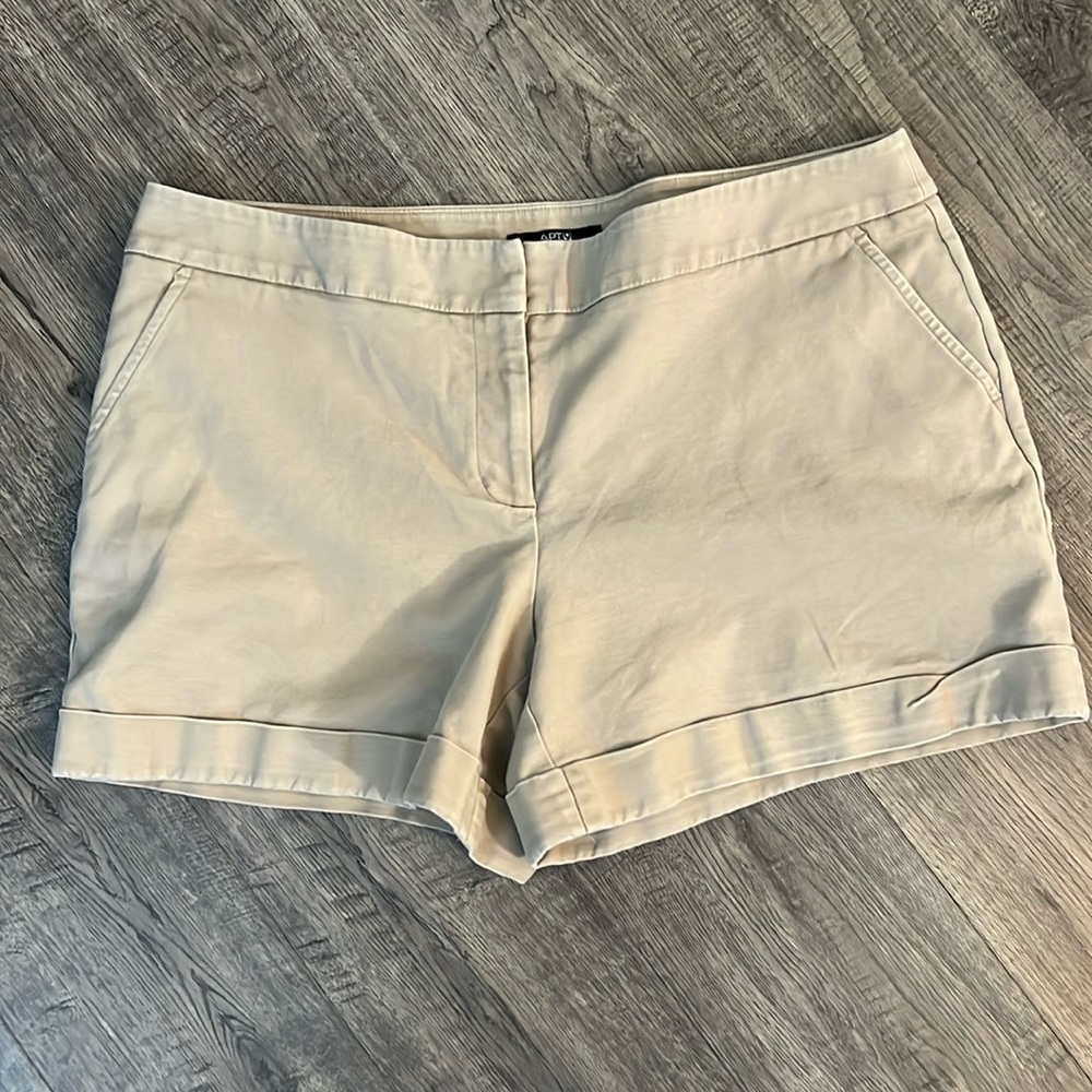 Women’s Apt 9 Essentials Casual Tan Shorts